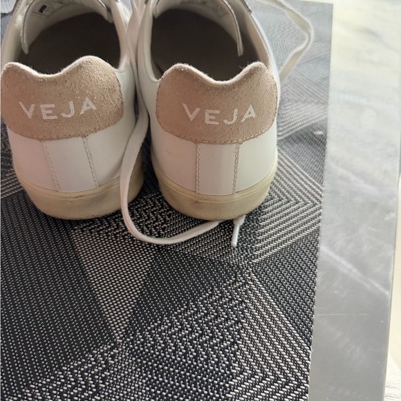 White Veja designer 10/41  Sneakers - Picture 6 of 7